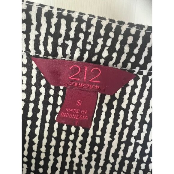 212 Collection Blouse Small | Black White Abstract Print Top | 3/4 Sleeve Lightw - Picture 2 of 4